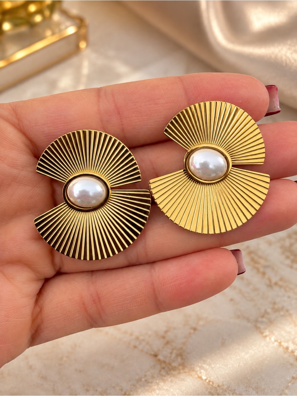 Charm Gold Fan Pearl Statement Earrings
